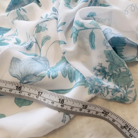 Suzy Shier Light Fabric Summer Dress - Picture 2 of 4